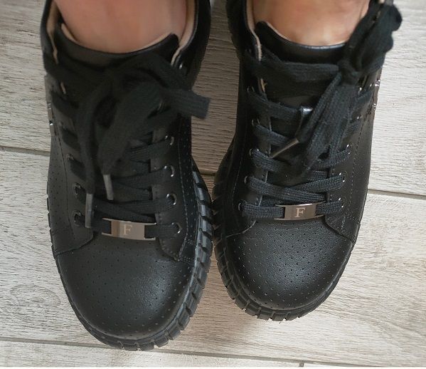 Černé kožené tenisky na platforme Filippo DP6779/25 BK