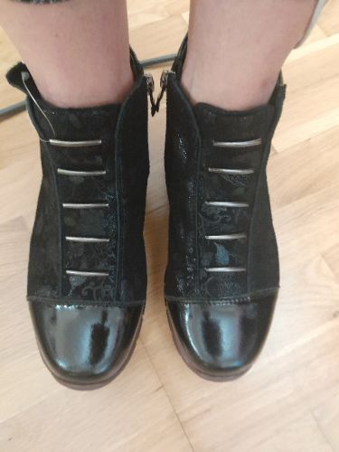 Černé kožené kotníkové boty Filippo DBT3179/25 BK FL