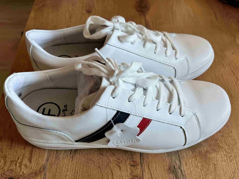 Bílé kožené sneakersy Filippo MP947/23 WH
