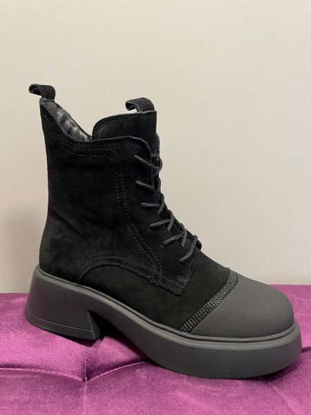 Černé kožené boty Filippo DBT6566/24 BK