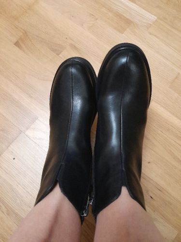 Černé kožené kotníkové boty Filippo DBT7446/25 BK