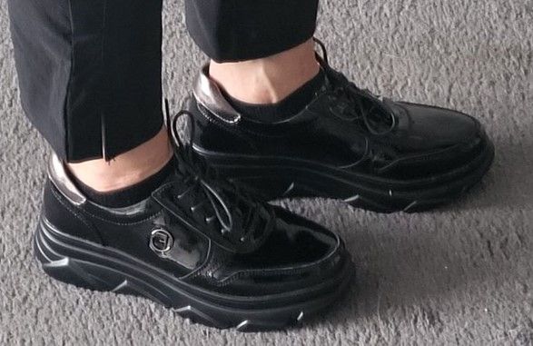 Černé kožené sneakersy Filippo DP2138/22 BK L