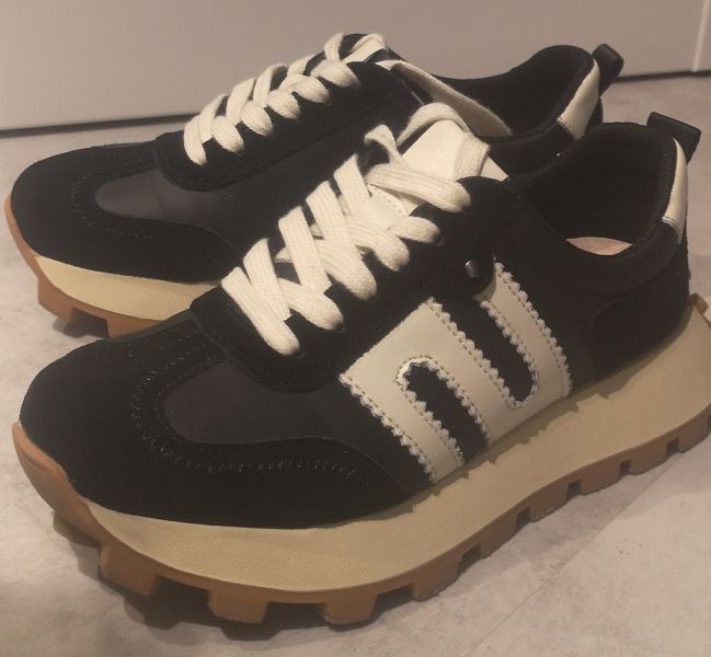 Černé kožené sneakersy Filippo DP6743/25 BK