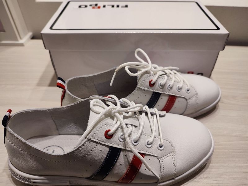 Bílé kožené polobotky Filippo DP3508/23 WH