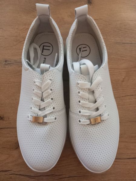 Bílé kožené tenisky na platforme Filippo DP6740/25 WH