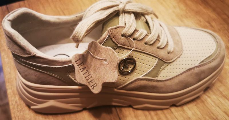 Béžové kožené sneakersy Filippo DP6108/24 BE