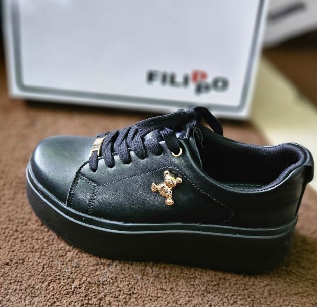 Černé kožené sneakersy Filippo DP6246/25 BK