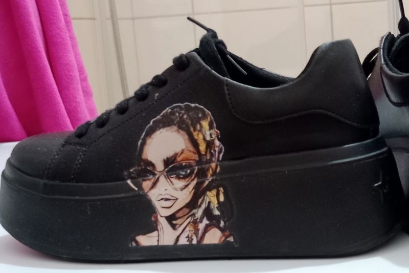Černé kožené sneakersy Filippo DP6207/24 BK