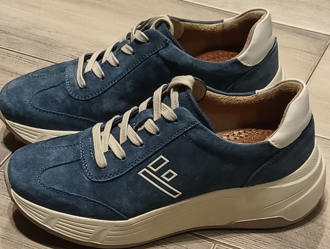 Tmavě modré kožené tenisky Filippo DP7496/26 NV