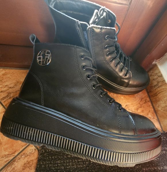 Černě kožené boty Filippo DBT6374/24 BK