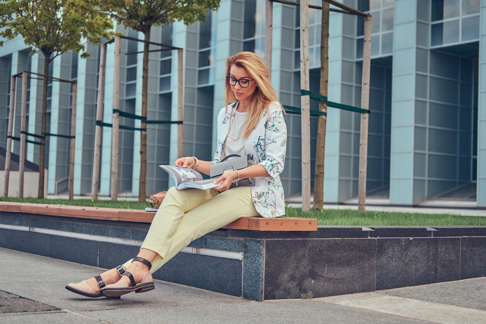 Letní styling do kanceláře - jaká obuv do horkých dnů?