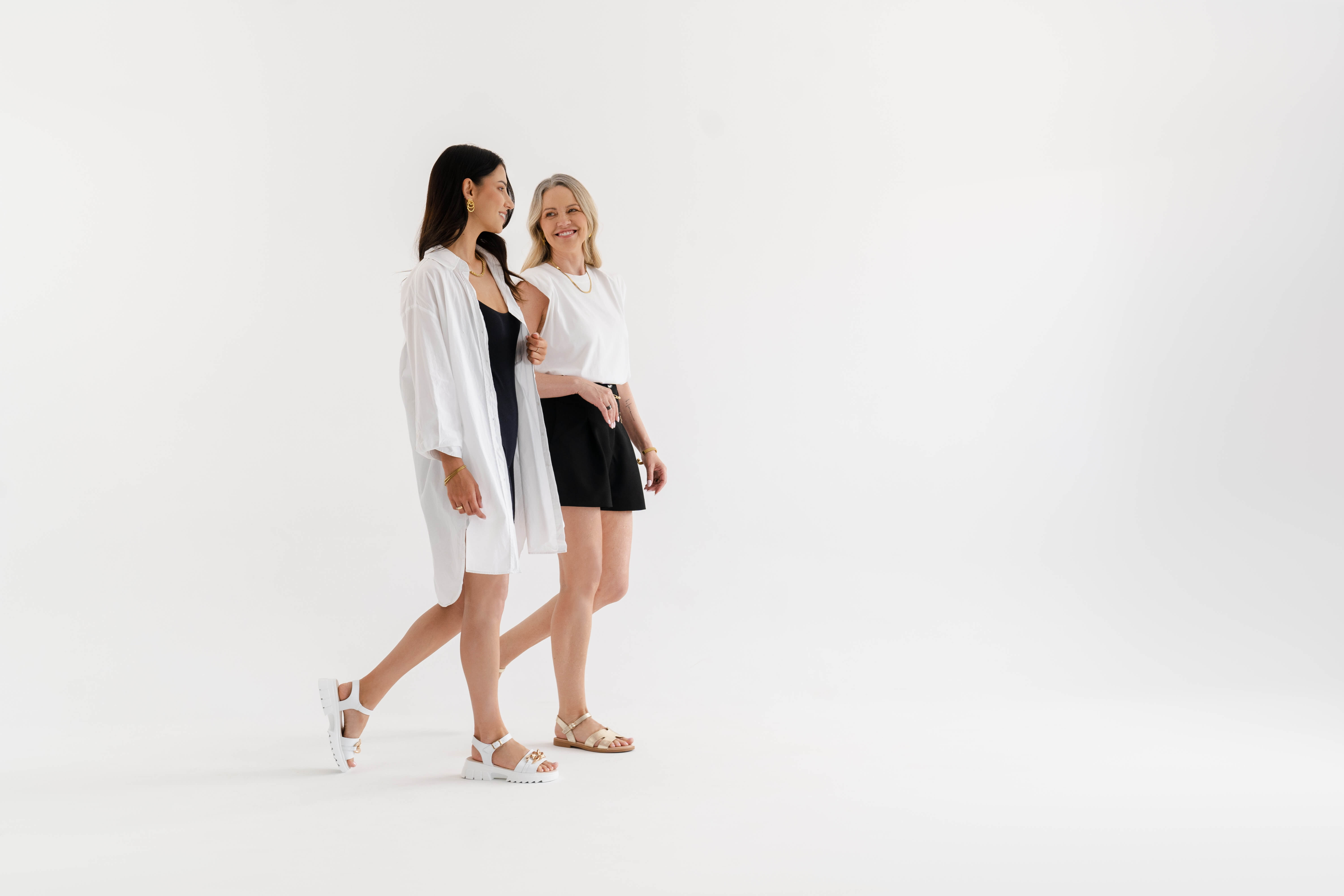 Výběr dámských sandálů k šatům - pro každodenní i slavnostní příležitosti